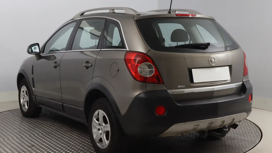 Opel Antara -