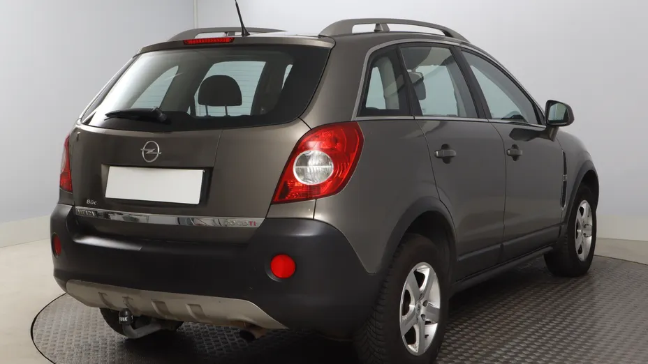 Opel Antara -