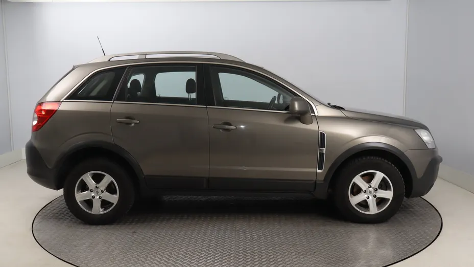 Opel Antara -