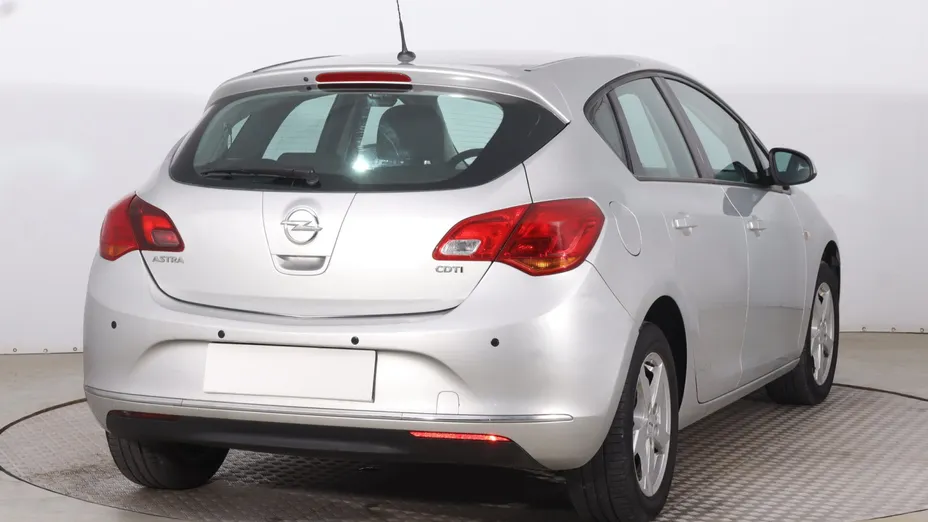 Opel Astra -