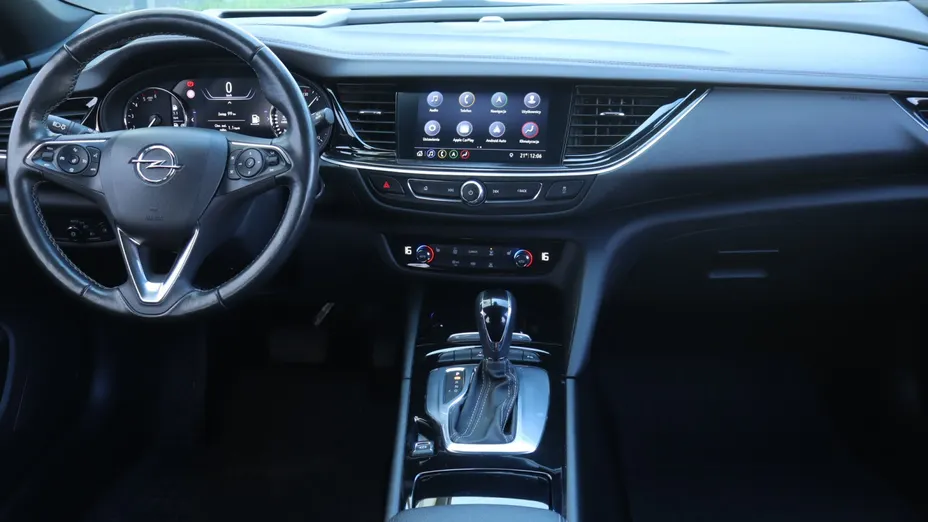 Opel Insignia -