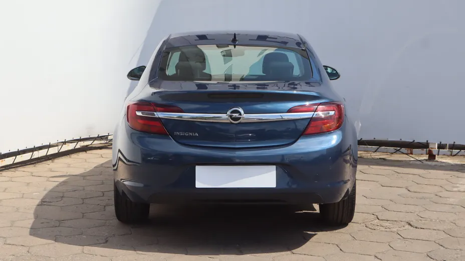 Opel Insignia -