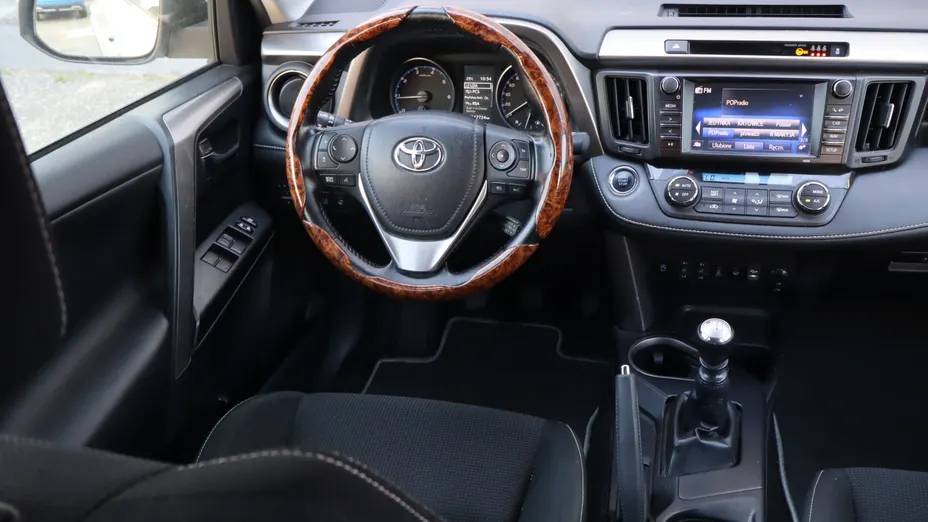 Toyota RAV4 -