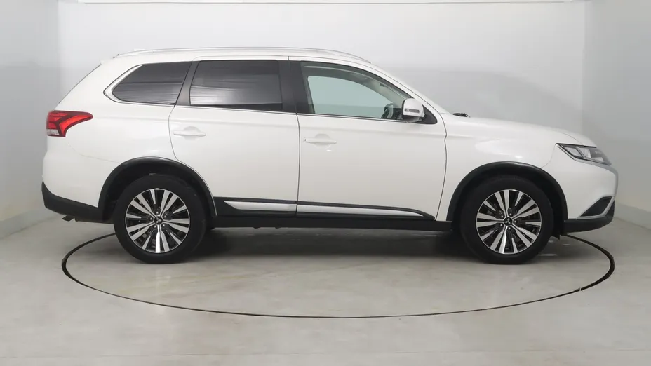 Mitsubishi Outlander -