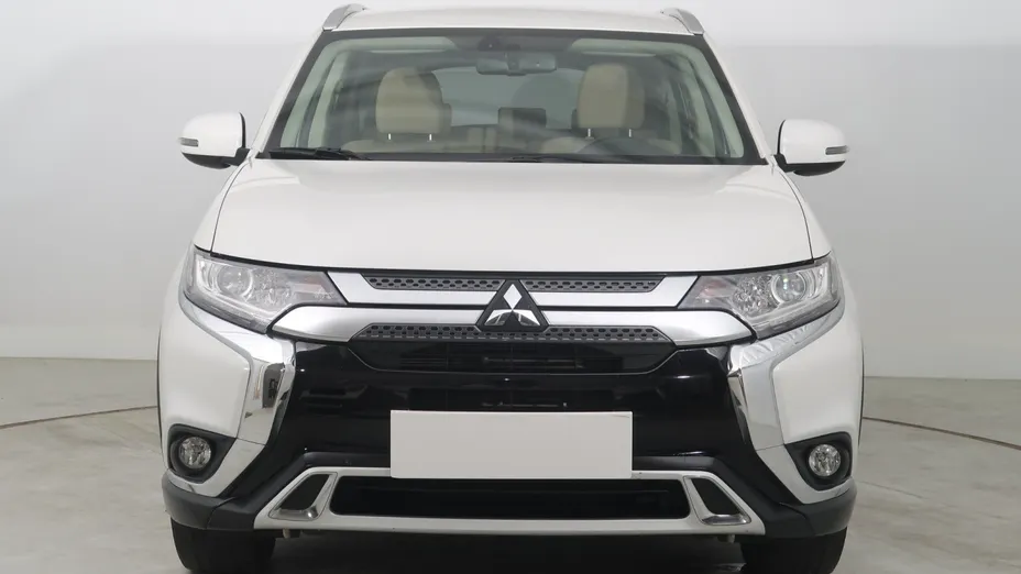 Mitsubishi Outlander -
