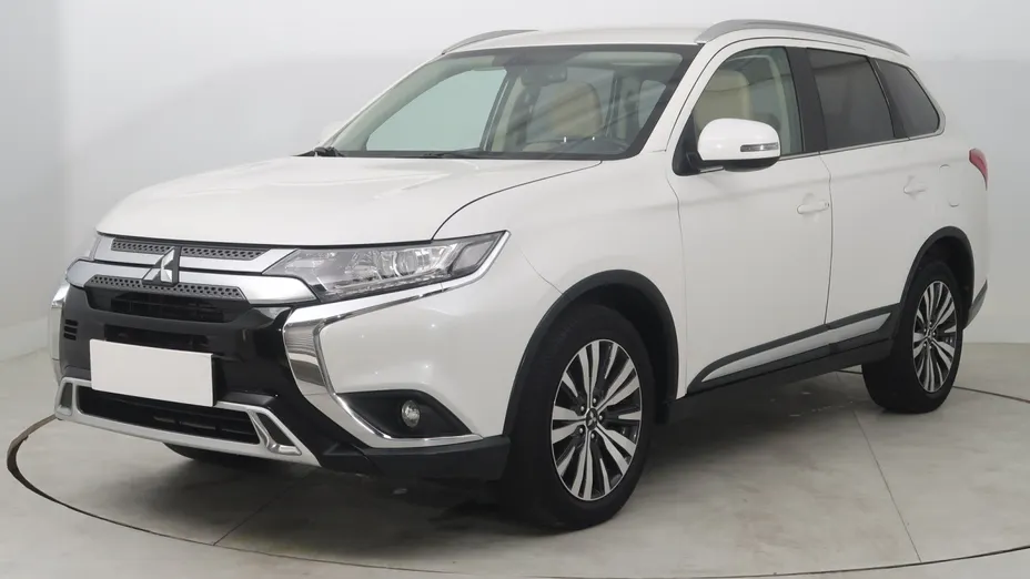 Mitsubishi Outlander -