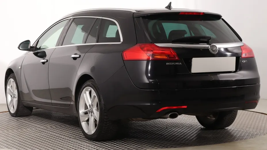 Opel Insignia -