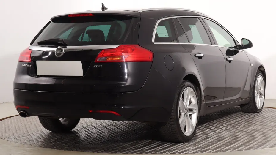 Opel Insignia -