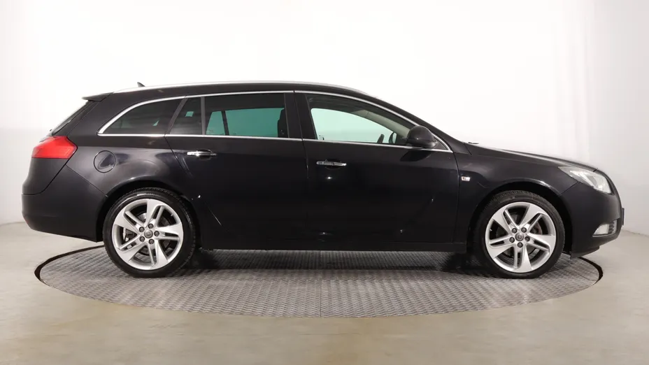 Opel Insignia -
