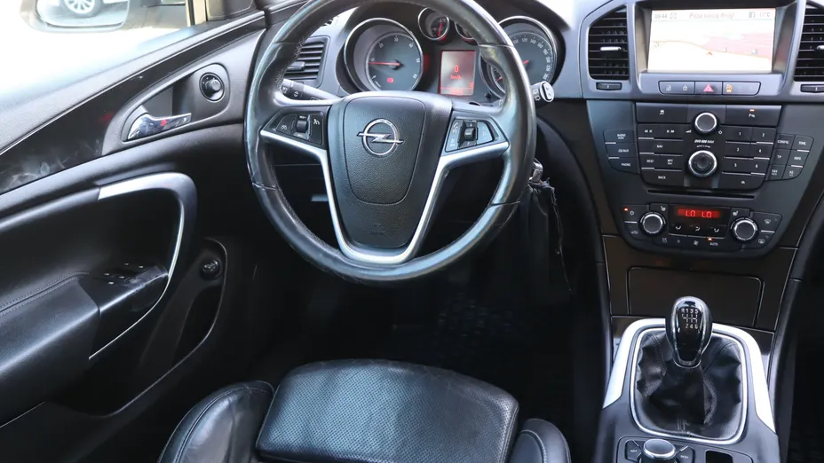 Opel Insignia -