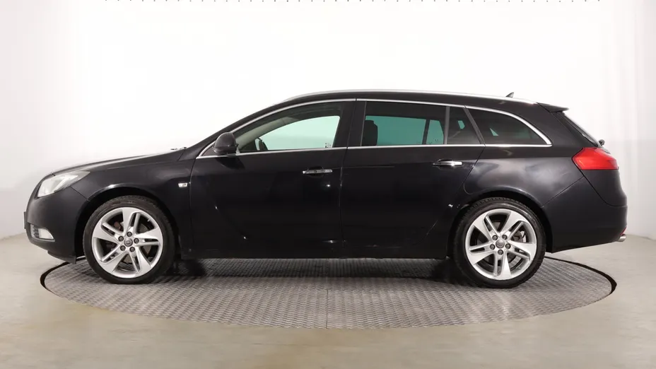 Opel Insignia -