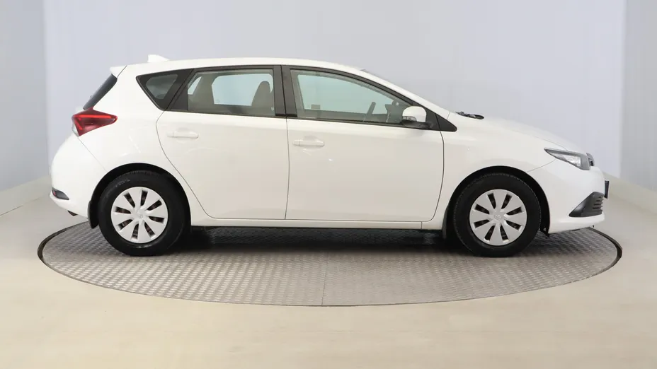Toyota Auris -