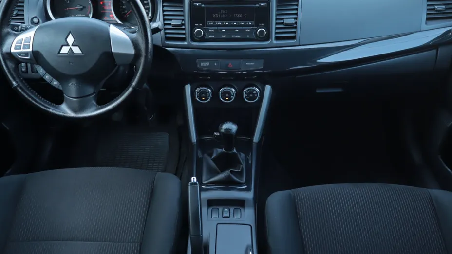 Mitsubishi Lancer -