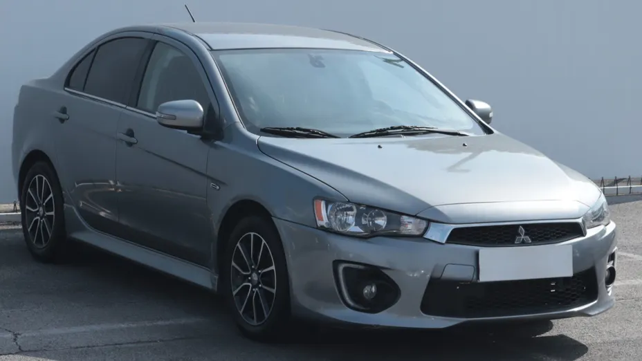 Mitsubishi Lancer -