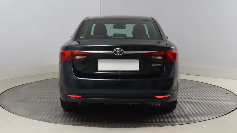Toyota Avensis -