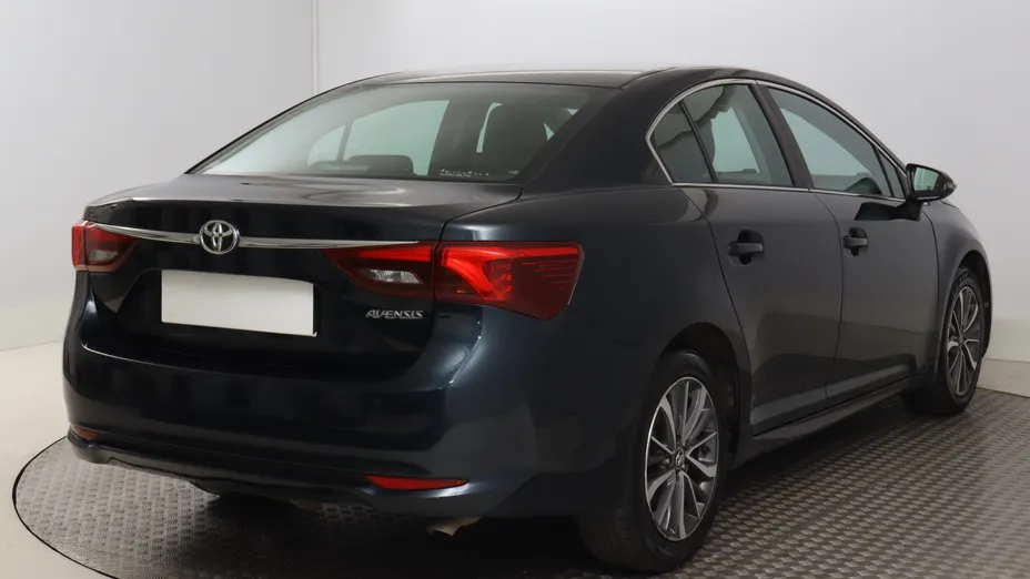 Toyota Avensis -