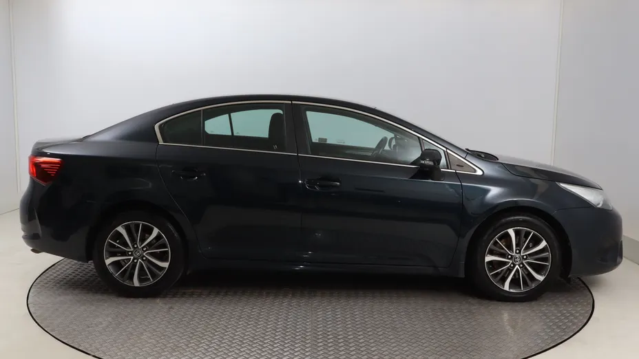 Toyota Avensis -