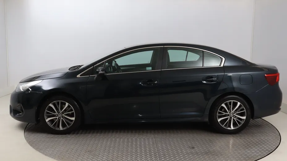 Toyota Avensis -