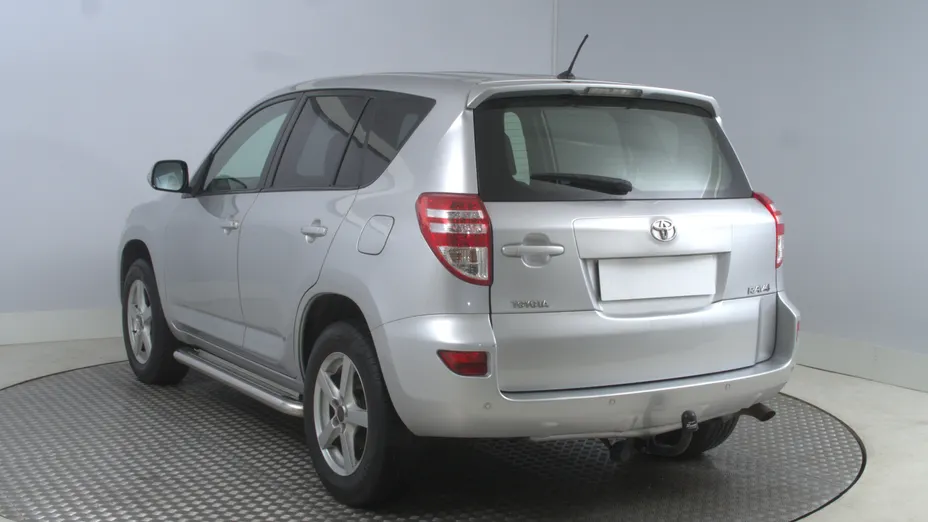 Toyota RAV4 -