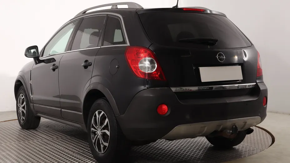 Opel Antara -