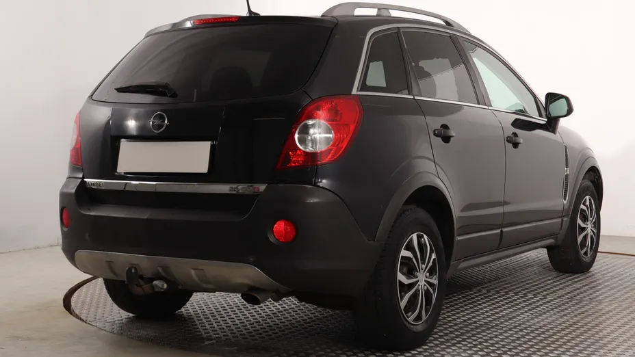 Opel Antara -