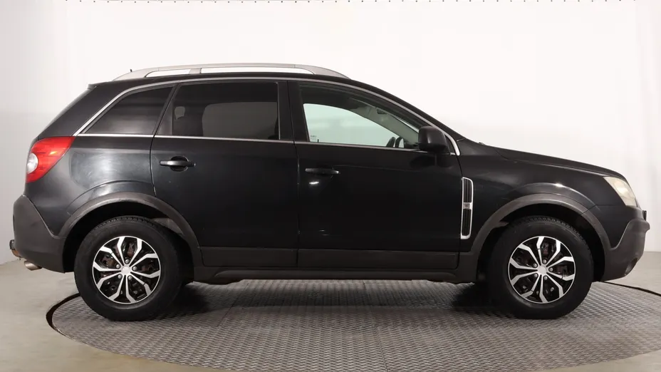 Opel Antara -