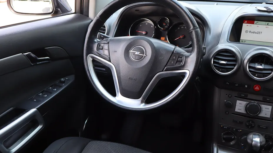 Opel Antara -