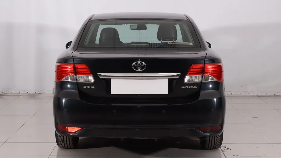 Toyota Avensis -