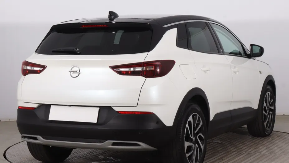 Opel Grandland -