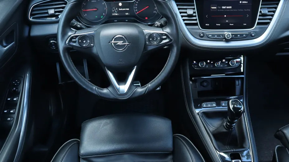 Opel Grandland -