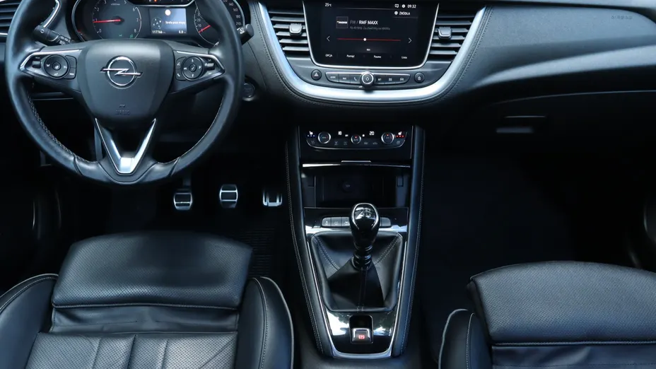 Opel Grandland -