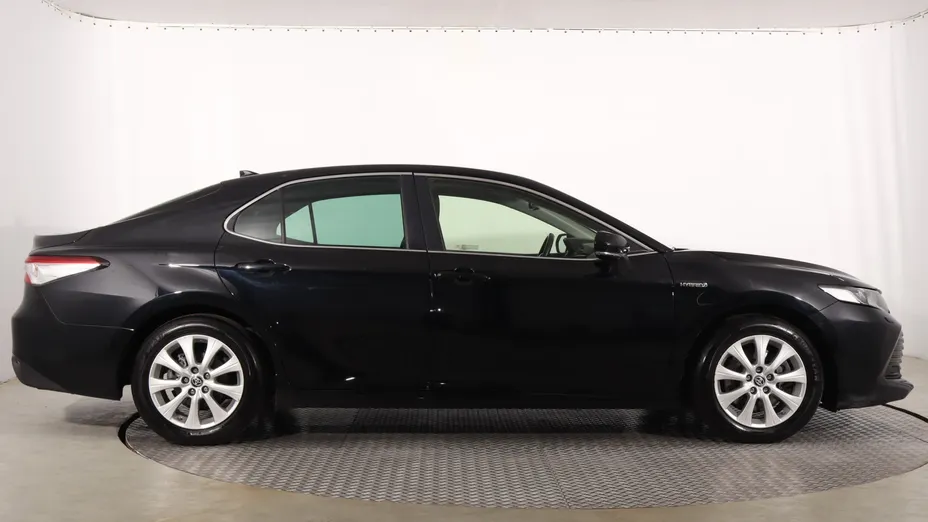 Toyota Camry -