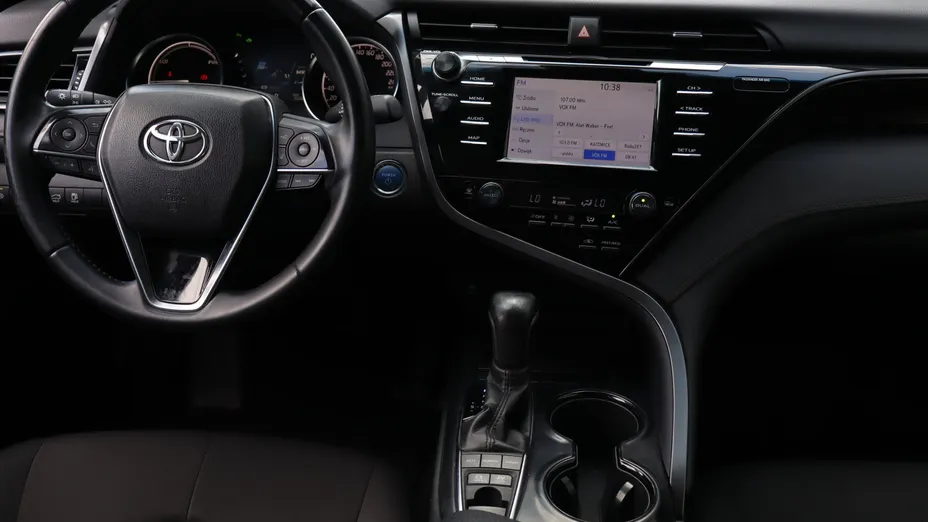 Toyota Camry -