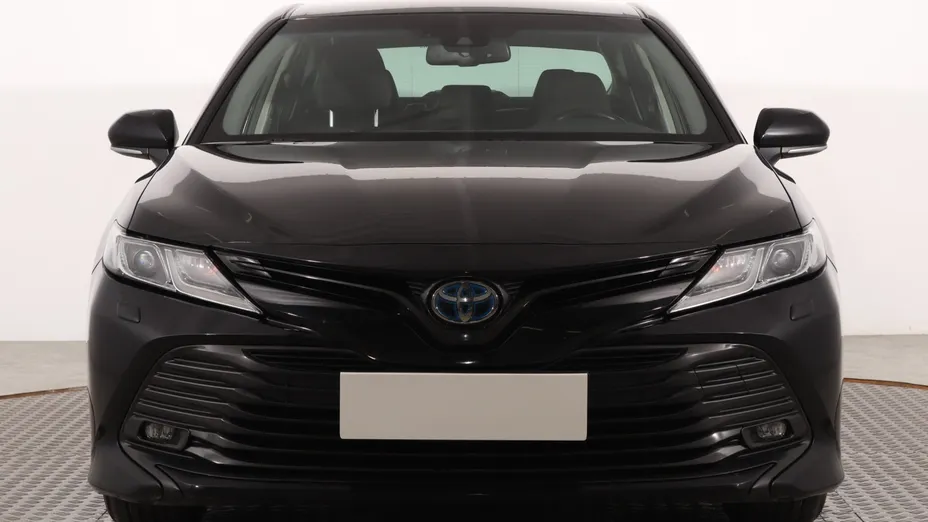 Toyota Camry -