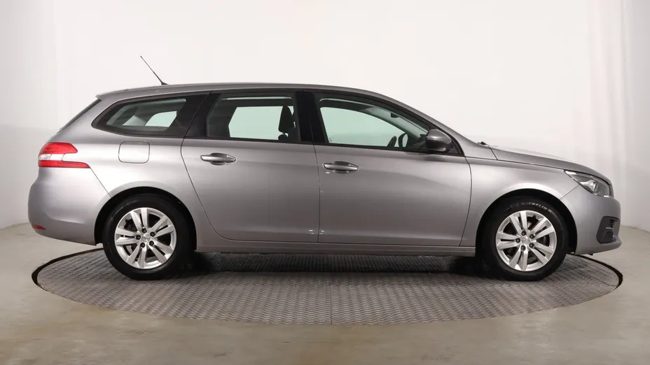 Peugeot 308 -