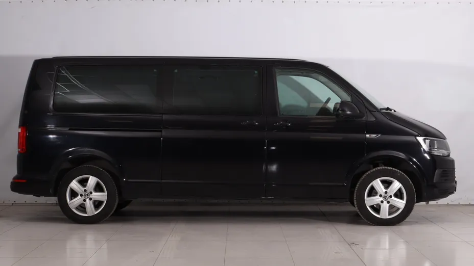 VW Caravelle -
