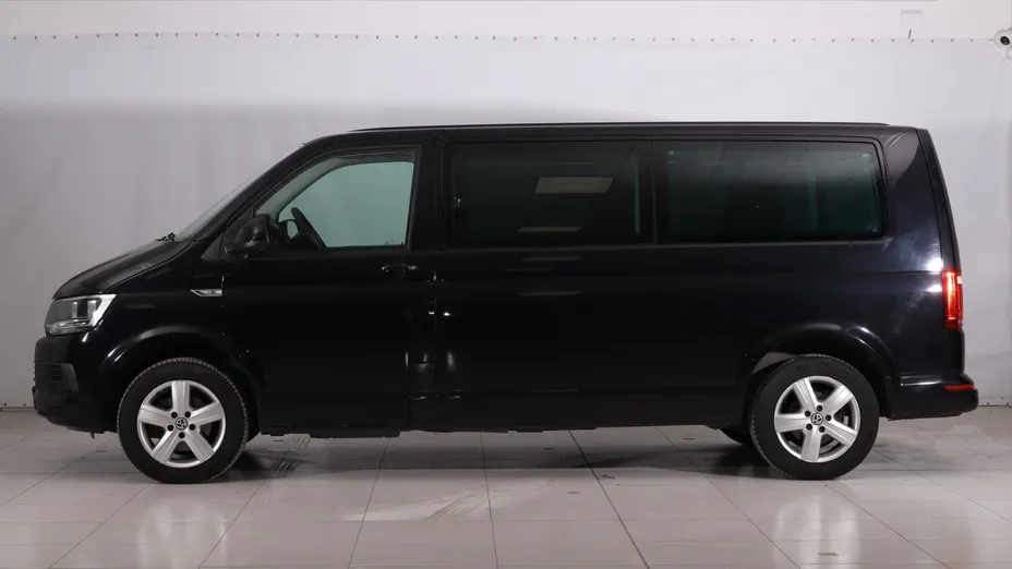 VW Caravelle -