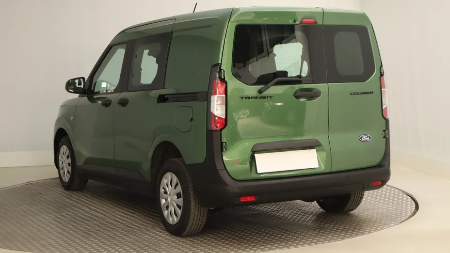 Ford Transit Courier -