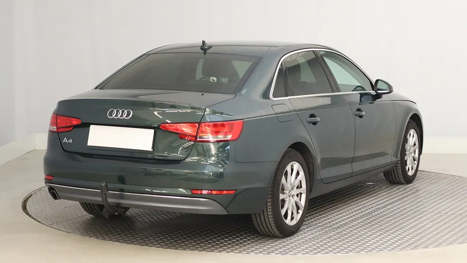 Audi A4 -