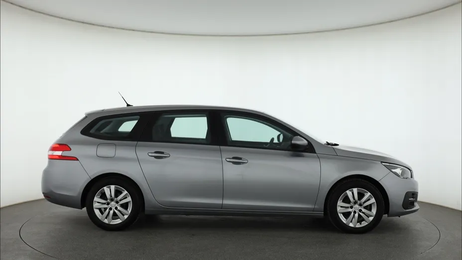 Peugeot 308 -