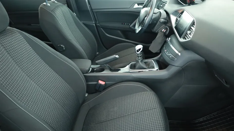 Peugeot 308 -