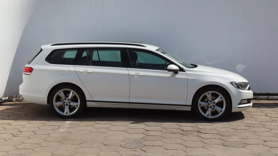 VW Passat -