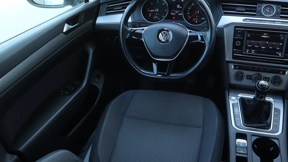 VW Passat -