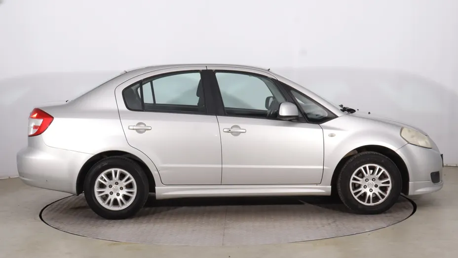 Suzuki SX4 -