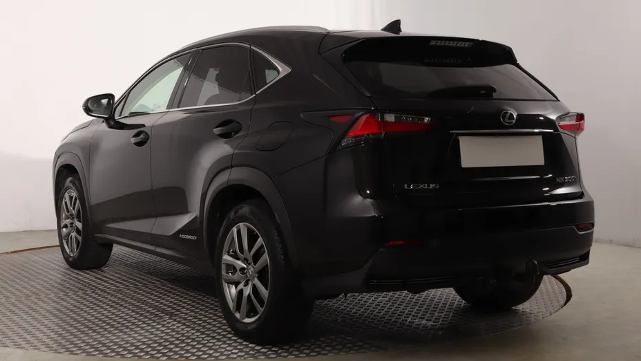 Lexus NX -