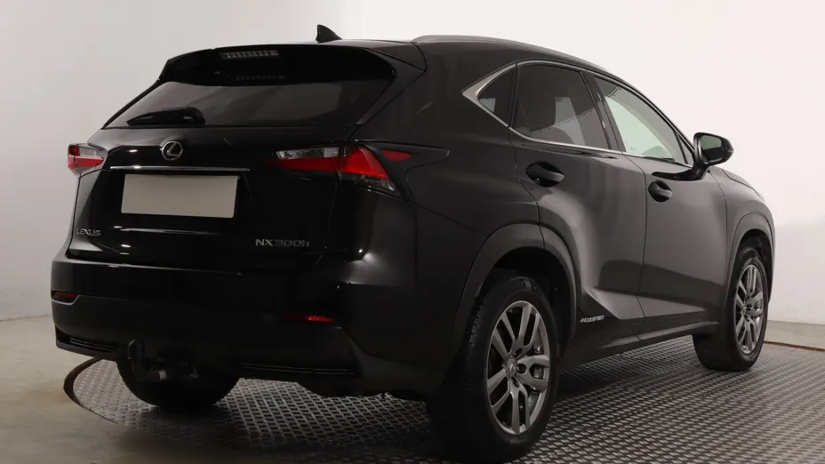 Lexus NX -