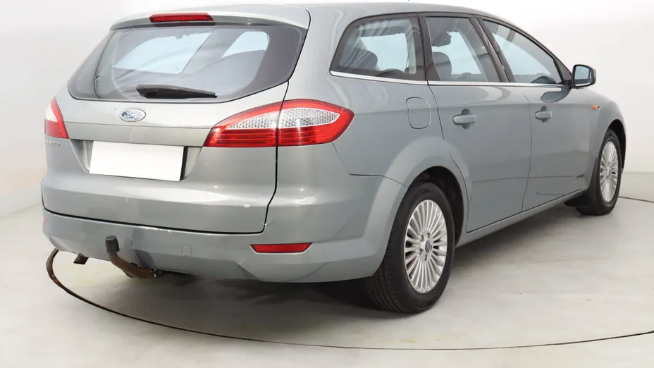 Ford Mondeo -