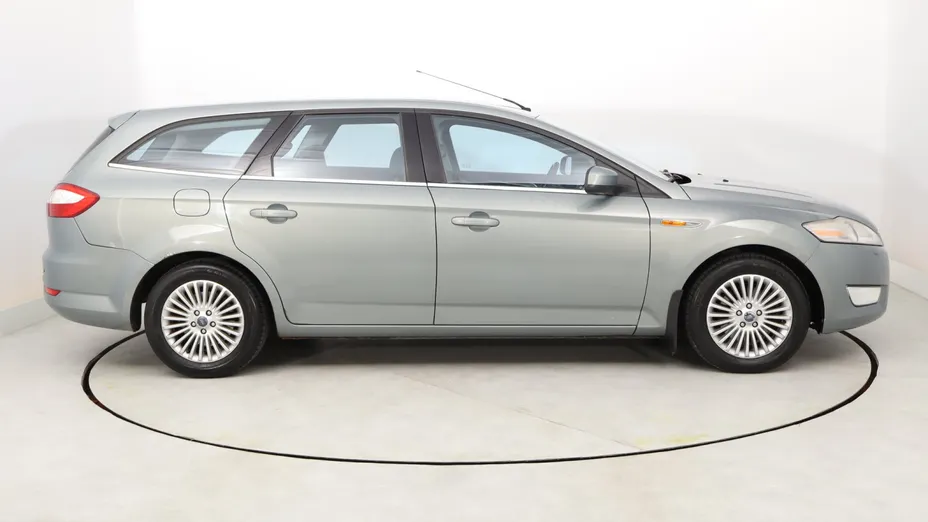 Ford Mondeo -