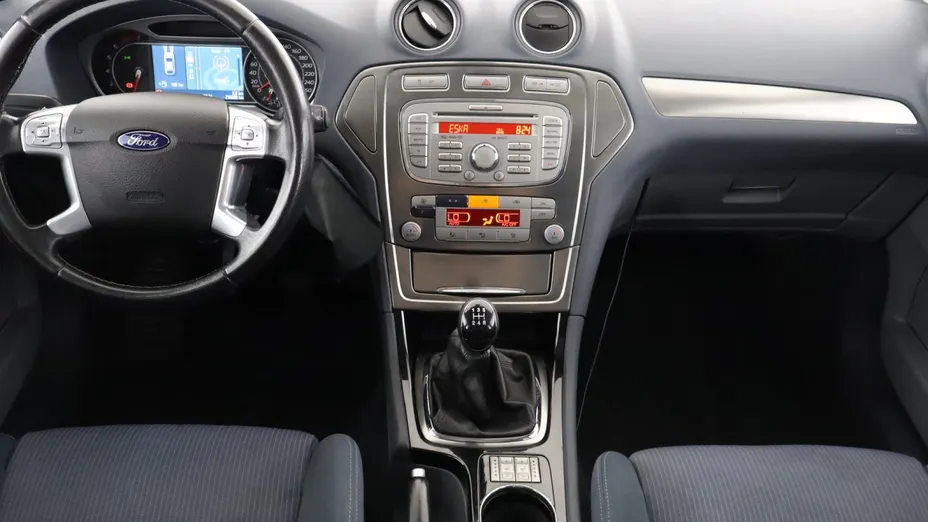Ford Mondeo -