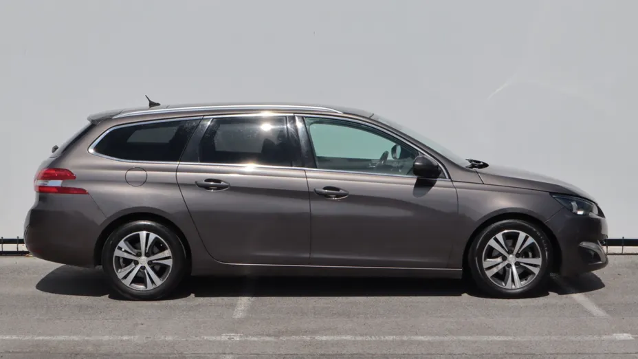 Peugeot 308 -
